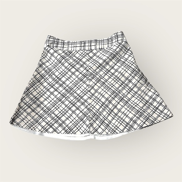 Merona Dresses & Skirts - 🌿Merona Skirt Womens Size 12 White Black‎ Print